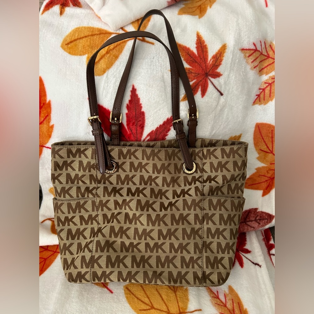 Michael Kors pocketbook